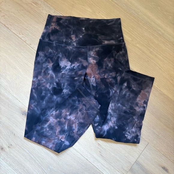 Lululemon Diamond dye size 6 align leggings pink & black - Picture 1 of 7